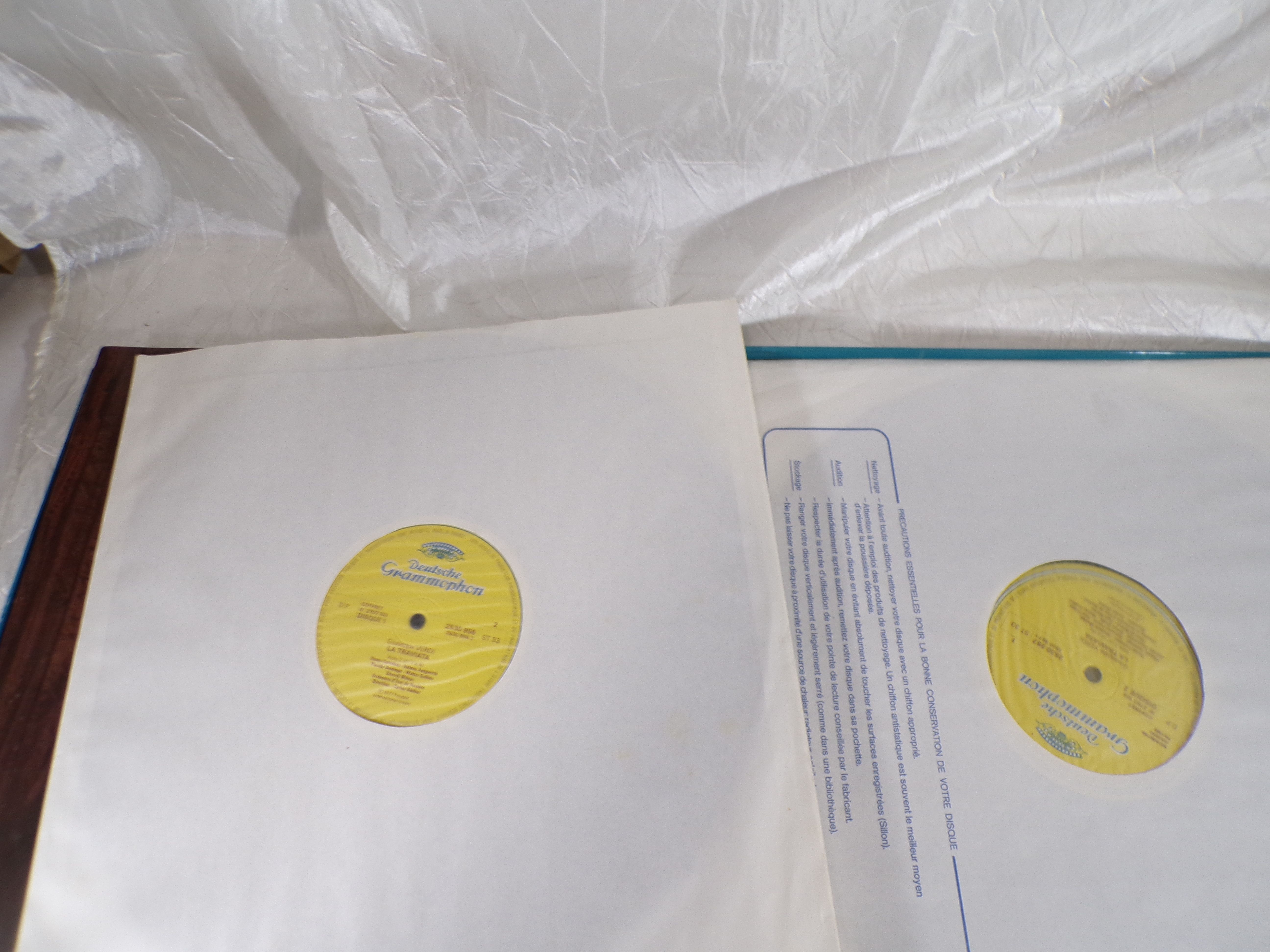 Vinyle La" Traviata de Giuseppe Verdi," Bon état - Vue 3 - 